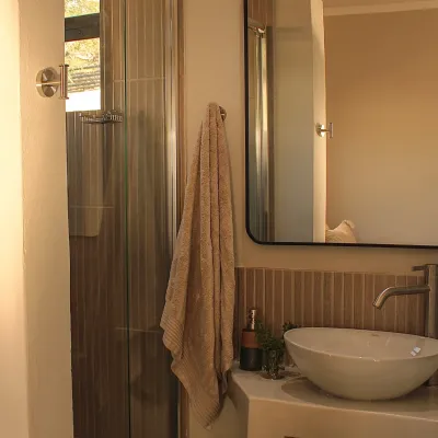 Luxury En Suite Bedroom Interior Craftsmanship By Prism Construction